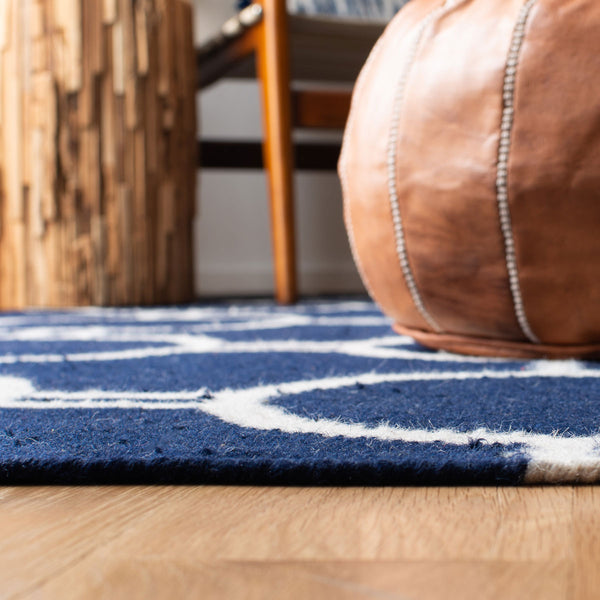 Safavieh Dhurries 636 Hand Woven Flat Weave 80% Wool/20% Cotton Rug DHU636D-3