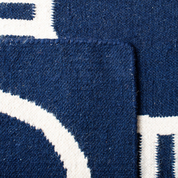 Safavieh Dhurries 636 Hand Woven Flat Weave 80% Wool/20% Cotton Rug DHU636D-3