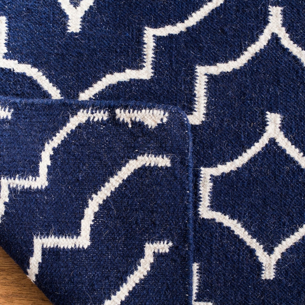 Safavieh Dhurries 637 Hand Woven Flat Weave 80% Wool/20% Cotton Rug DHU637D-3