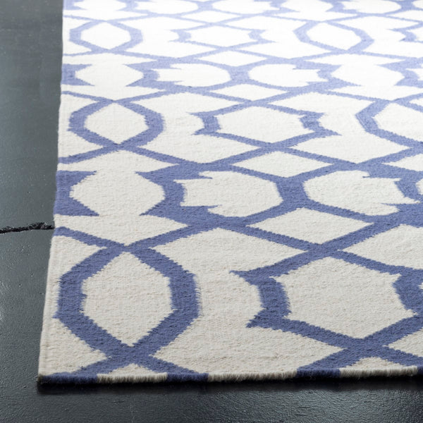 Safavieh Dhurries DHU753 Hand Woven Flat Weave Rug