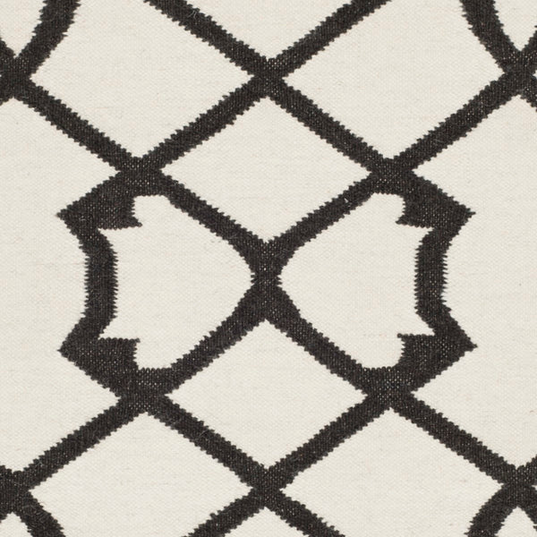 Safavieh Dhurries DHU753 Hand Woven Flat Weave Rug