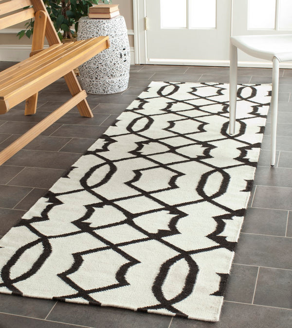 Safavieh Dhurries DHU753 Hand Woven Flat Weave Rug