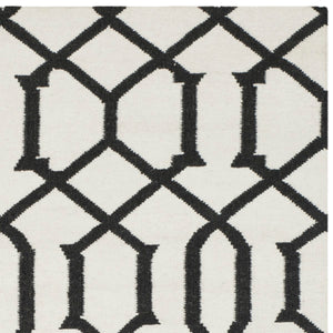 Safavieh Dhurries DHU753 Hand Woven Flat Weave Rug