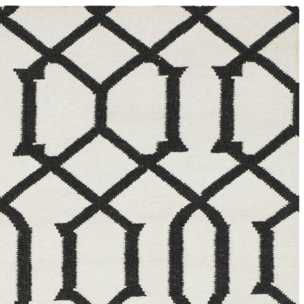 Safavieh Dhurries DHU753 Hand Woven Flat Weave Rug