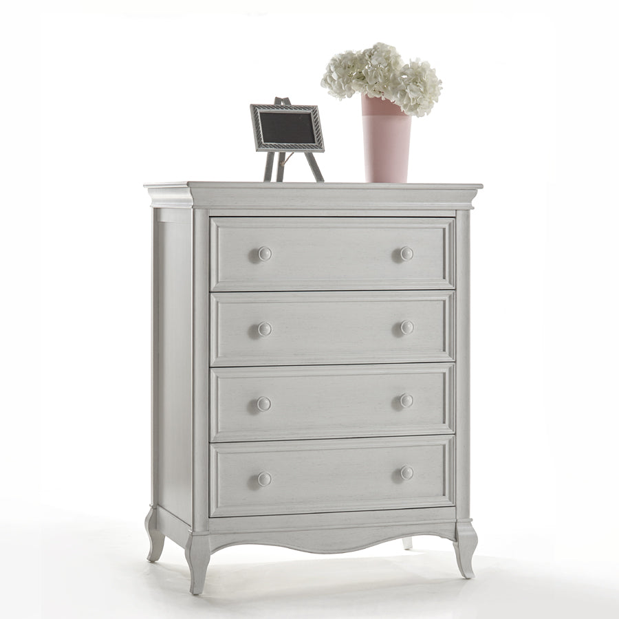 Diamante 4-Drawer Chest in Vintage White - Sustainable Hardwood, Soft-Closing Drawers, Spacious Storage