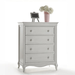 Diamante 4-Drawer Chest in Vintage White - Sustainable Hardwood, Soft-Closing Drawers, Spacious Storage
