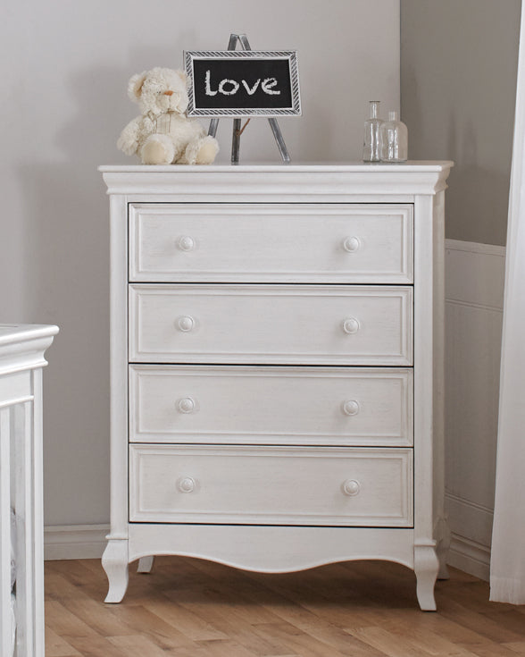Diamante 4-Drawer Chest in Vintage White - Sustainable Hardwood, Soft-Closing Drawers, Spacious Storage