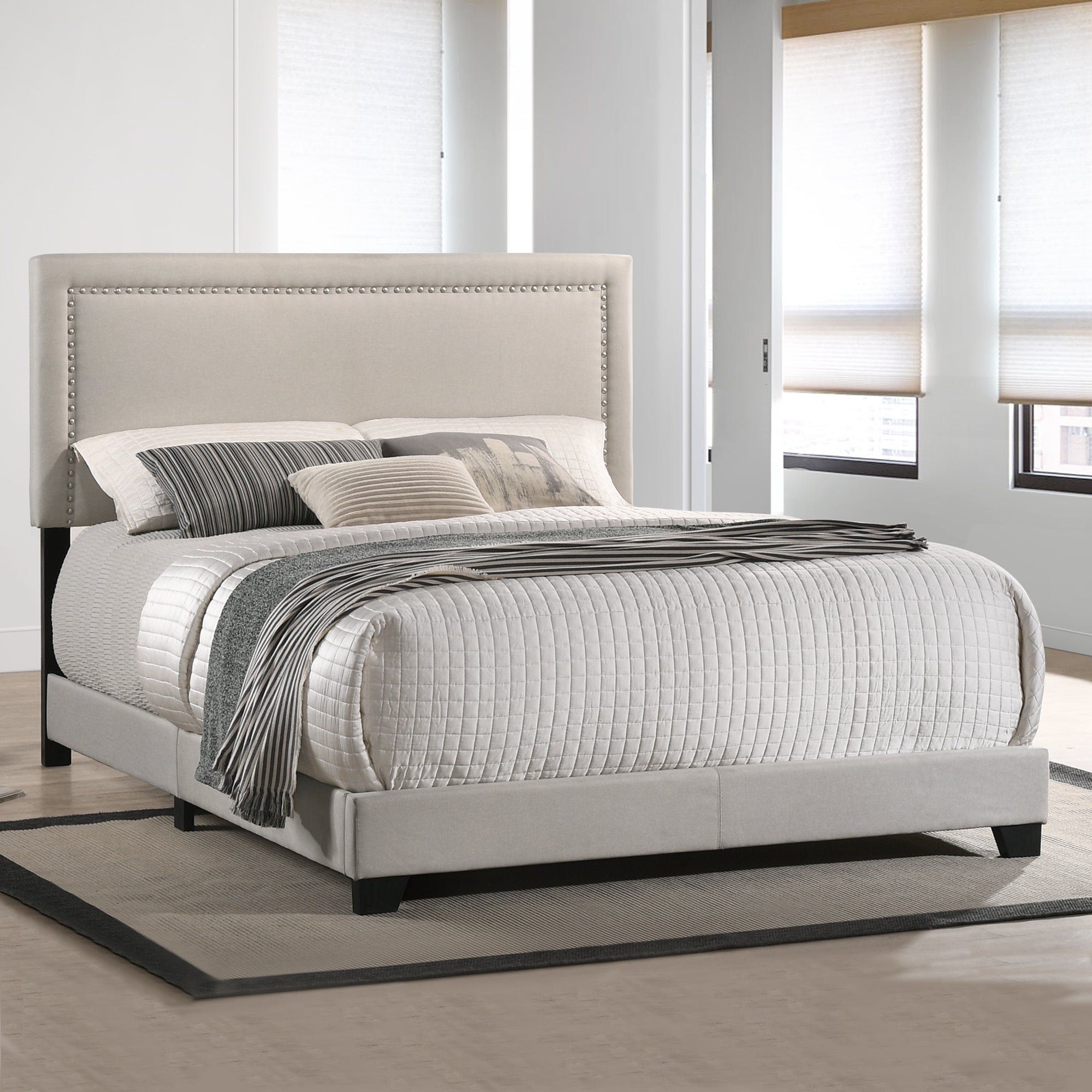 Intercon Zion Modern Upholstered Queen Bed - Thumbnail 5
