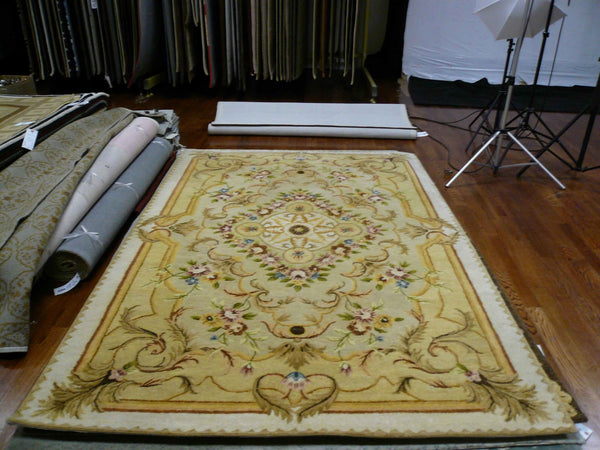 Safavieh Empire EM823 Hand Tufted Rug