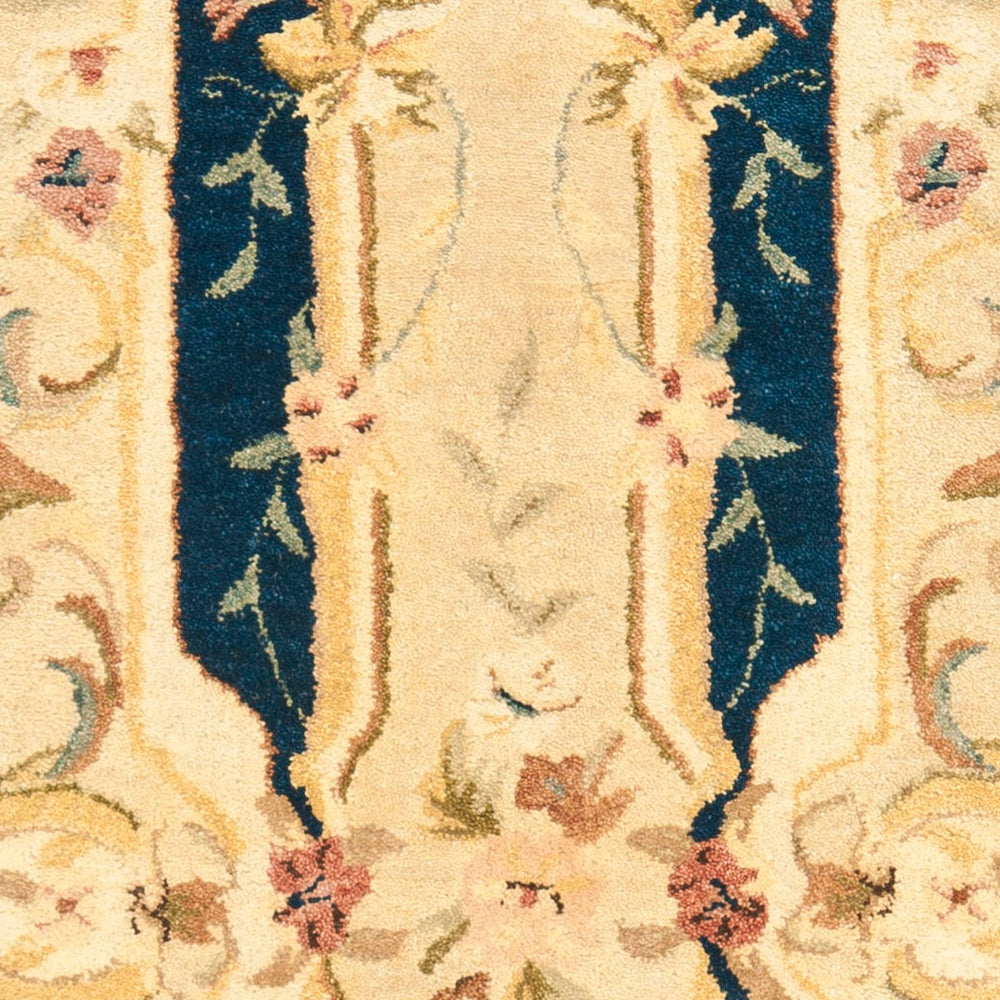 Safavieh Empire EM824 Hand Tufted Rug