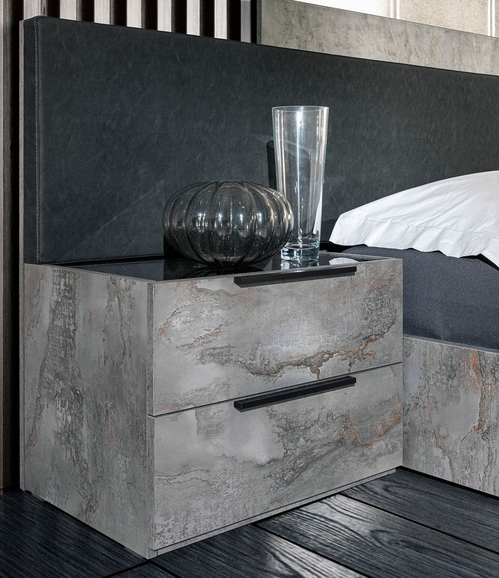 VIG Furniture Nova Domus Ferrara - Modern Volcano Oxide Grey Nightstand VGACFERRARA-NS