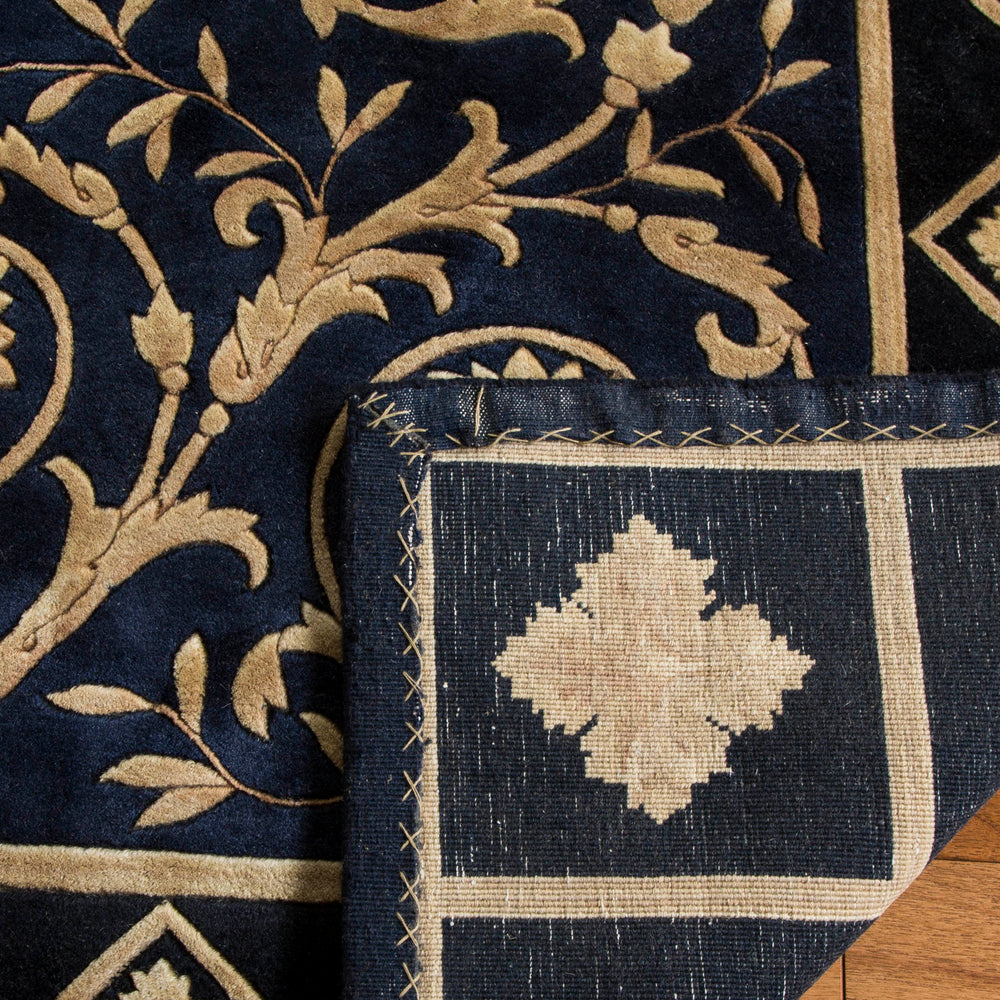 Safavieh FL06 Hand Knotted Rug