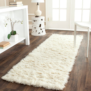 Safavieh Flokati FLK150 Hand Tufted Rug