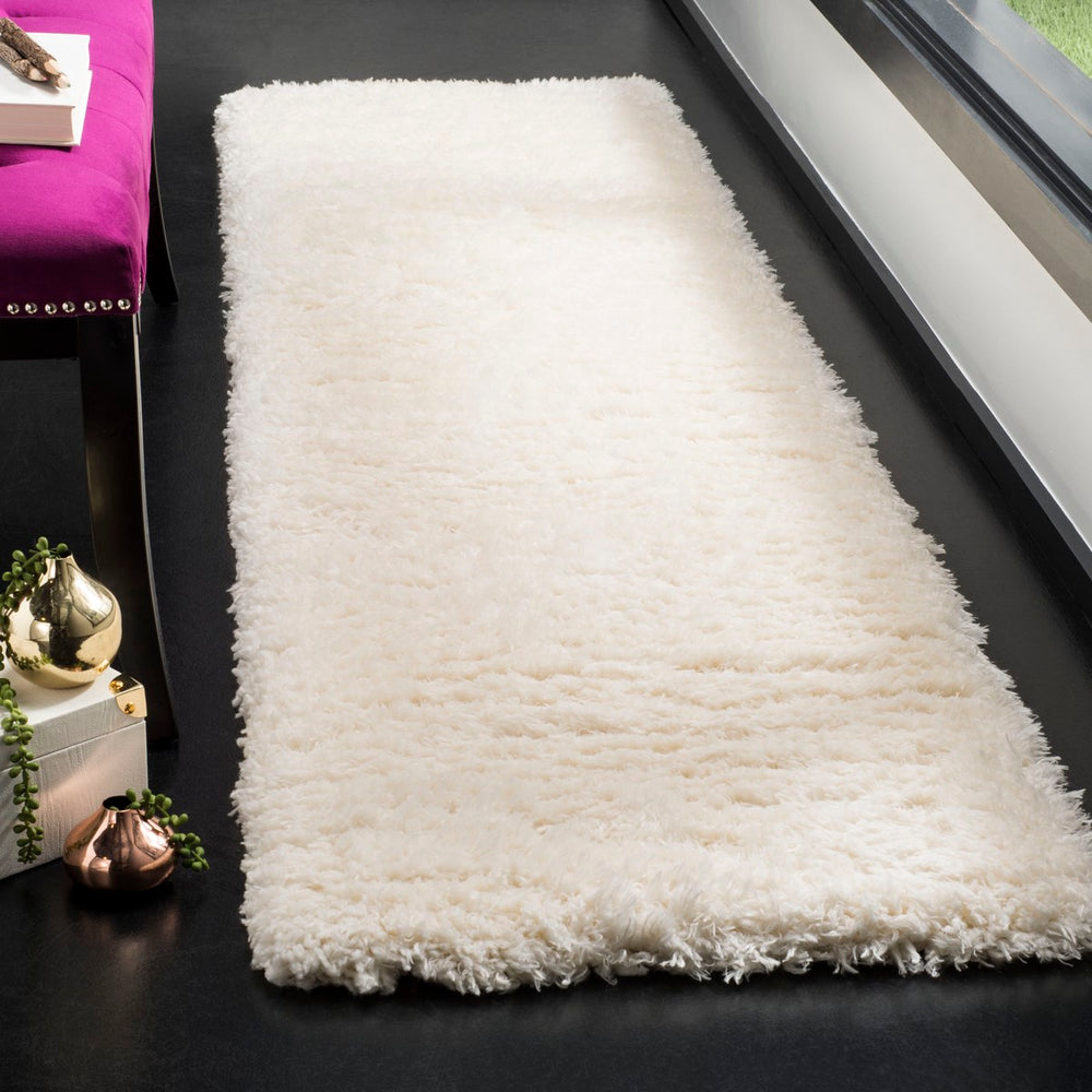 Safavieh Flokati FLK950 Power Loomed Rug