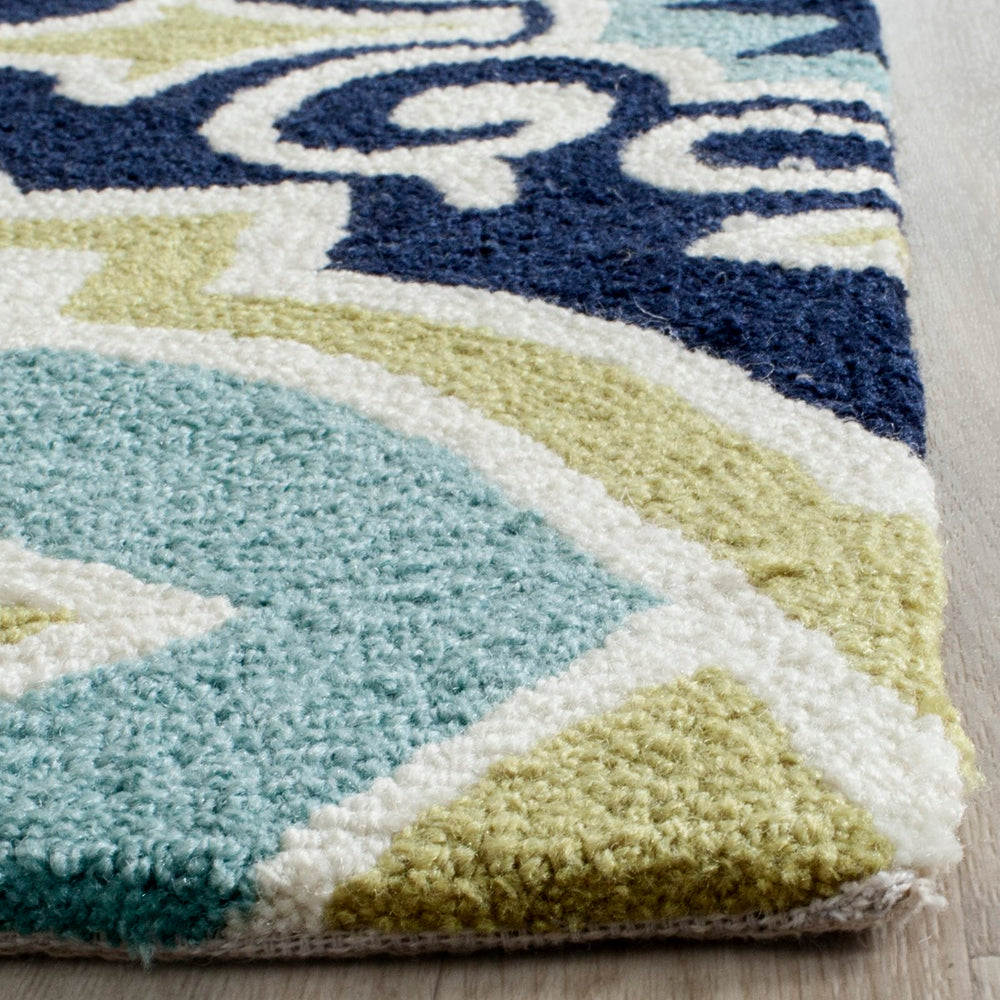 Safavieh Four FRS231 Hand Hooked Rug