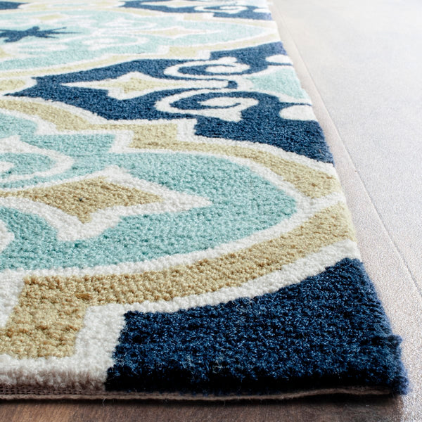 Safavieh Four FRS231 Hand Hooked Rug