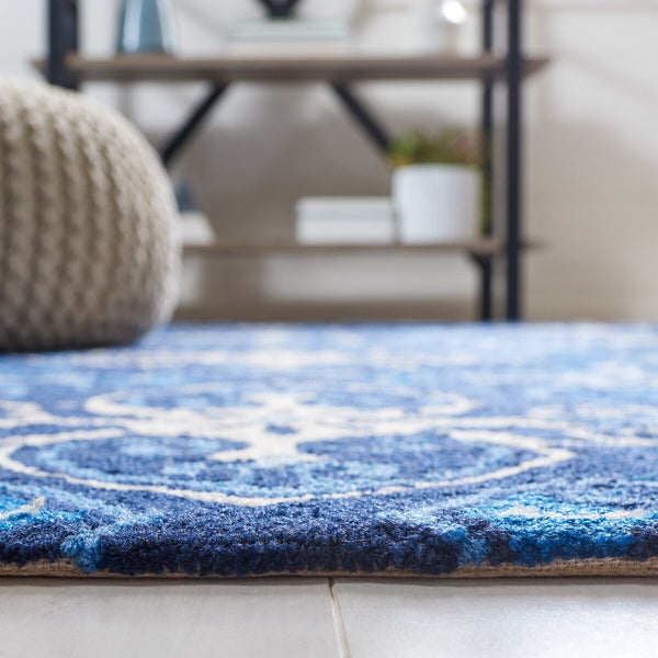 Safavieh Four Seasons 232 Hand Hooked 100% Polyester Pile Country & Floral Rug FRS232A-28