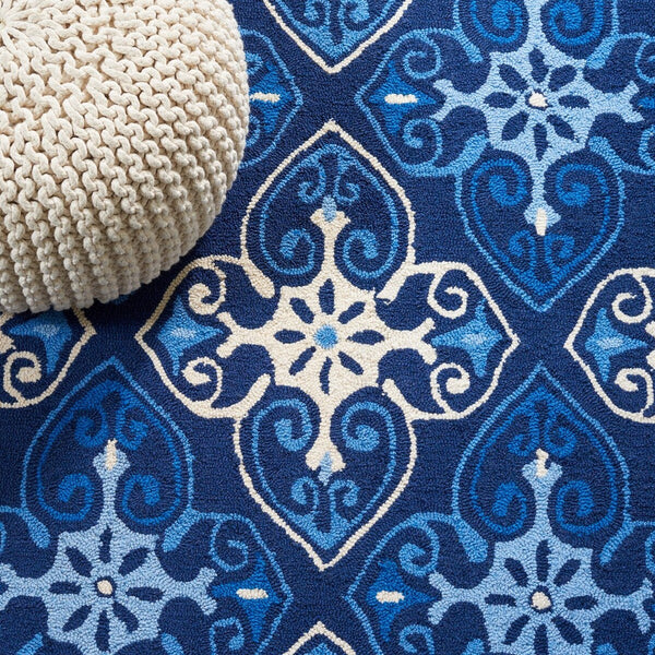 Safavieh Four Seasons 232 Hand Hooked 100% Polyester Pile Country & Floral Rug FRS232A-28