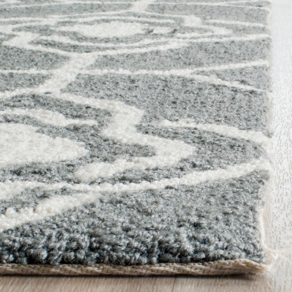 Safavieh Four FRS233 Hand Hooked Rug