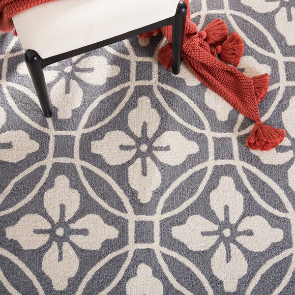 Safavieh Four Seasons 236 Hand Hooked 100% Polyester Pile Country & Floral Rug FRS236B-28