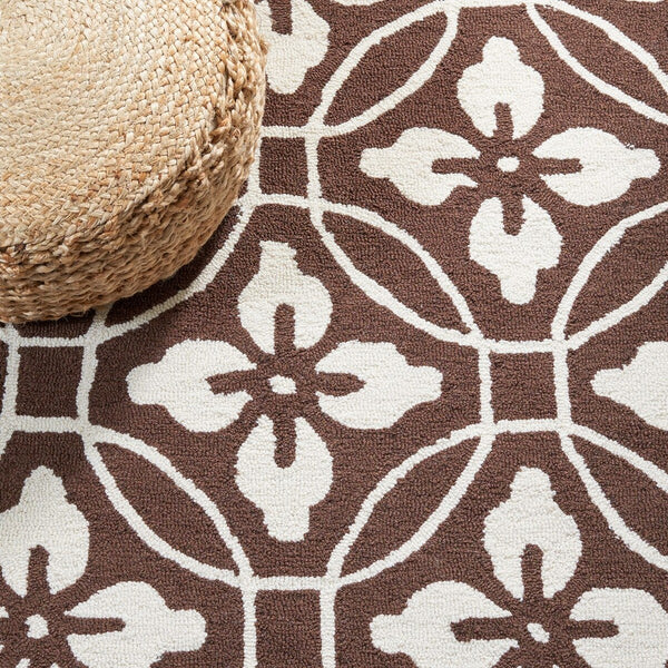 Safavieh Four Seasons 236 Hand Hooked 100% Polyester Pile Country & Floral Rug FRS236E-28