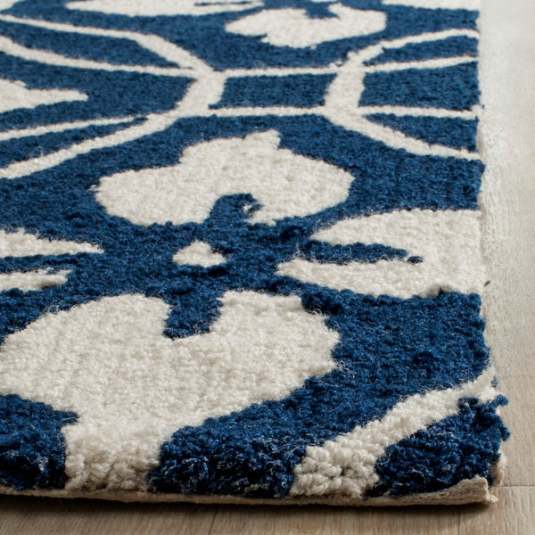 Safavieh Four FRS236 Hand Hooked Rug