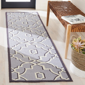 Safavieh Four Seasons 237 Hand Hooked 100% Polyester Pile Country & Floral Rug FRS237B-28