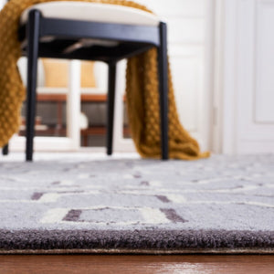 Safavieh Four Seasons 237 Hand Hooked 100% Polyester Pile Country & Floral Rug FRS237B-28