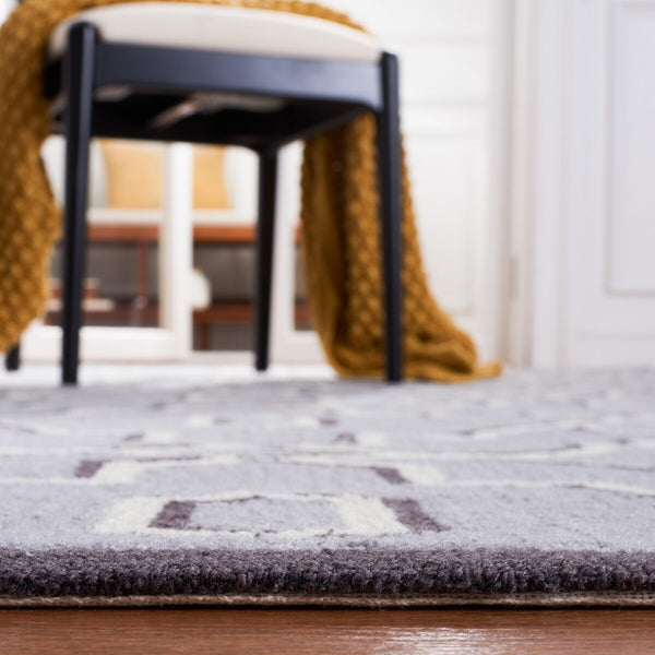 Safavieh Four Seasons 237 Hand Hooked 100% Polyester Pile Country & Floral Rug FRS237B-28