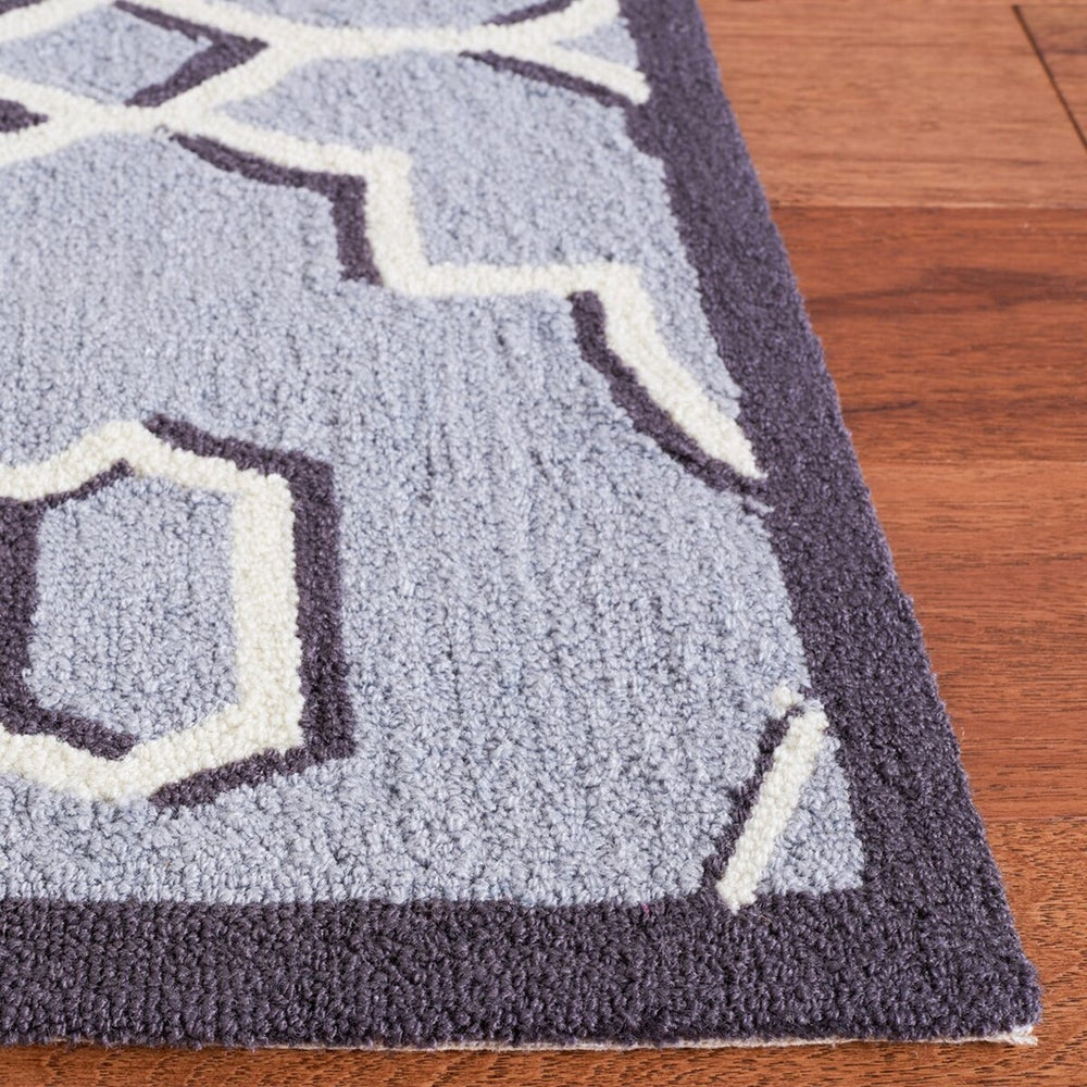 Safavieh Four Seasons 237 Hand Hooked 100% Polyester Pile Country & Floral Rug FRS237B-28