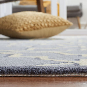 Safavieh Four Seasons 237 Hand Hooked 100% Polyester Pile Country & Floral Rug FRS237G-28