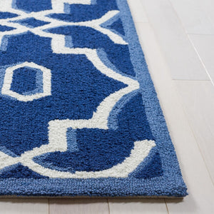 Safavieh Four Seasons 237 Hand Hooked 100% Polyester Pile Country & Floral Rug FRS237H-28