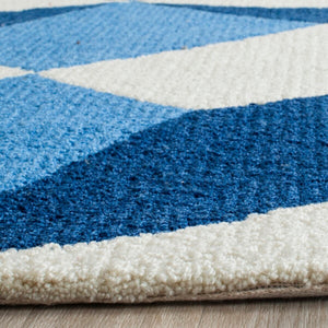 Safavieh Four Seasons 239 Hand Hooked 100% Polyester Pile Country & Floral Rug FRS239K-4