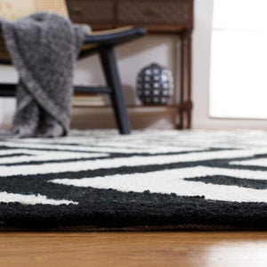 Safavieh Four Seasons 241 Hand Hooked 100% Polyester Pile Contemporary Rug FRS241P-28