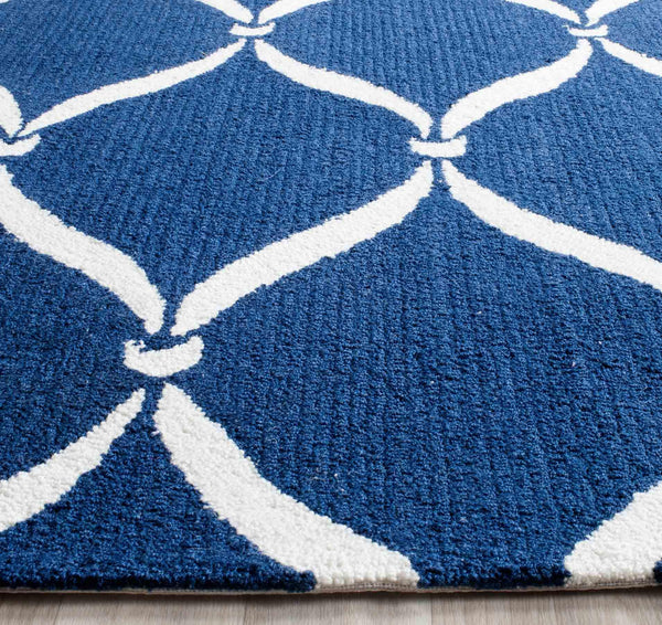Safavieh Four Seasons 242 Hand Hooked 100% Polyester Pile Contemporary Rug FRS242H-28