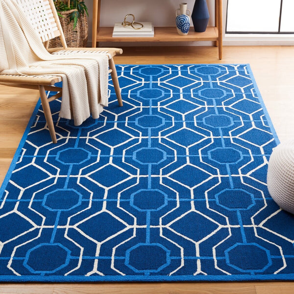 Safavieh Four Seasons 244 Hand Hooked 100% Polyester Pile Contemporary Rug FRS244H-28