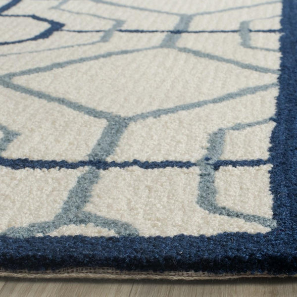 Safavieh Four Seasons 244 Hand Hooked 100% Polyester Pile Contemporary Rug FRS244M-28
