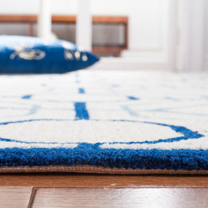 Safavieh Four Seasons 244 Hand Hooked 100% Polyester Pile Contemporary Rug FRS244M-28