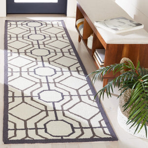 Safavieh Four Seasons 244 Hand Hooked 100% Polyester Pile Contemporary Rug FRS244P-28