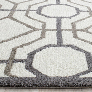 Safavieh Four Seasons 244 Hand Hooked 100% Polyester Pile Contemporary Rug FRS244P-28