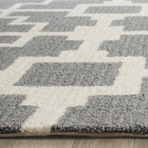 Safavieh Four FRS245 Hand Hooked Rug