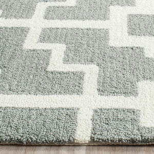 Safavieh Four FRS245 Hand Hooked Rug