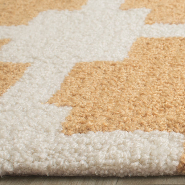 Safavieh Four FRS245 Hand Hooked Rug