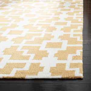 Safavieh Four FRS245 Hand Hooked Rug