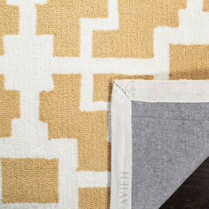 Safavieh Four FRS245 Hand Hooked Rug