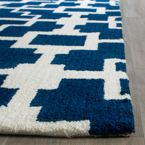 Safavieh Four FRS245 Hand Hooked Rug