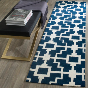 Safavieh Four FRS245 Hand Hooked Rug