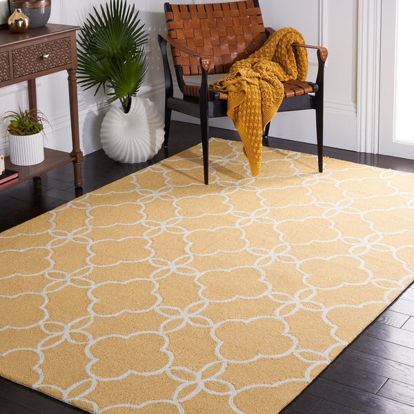 Safavieh Four Seasons 246 Hand Hooked 100% Polyester Pile Contemporary Rug FRS246D-28