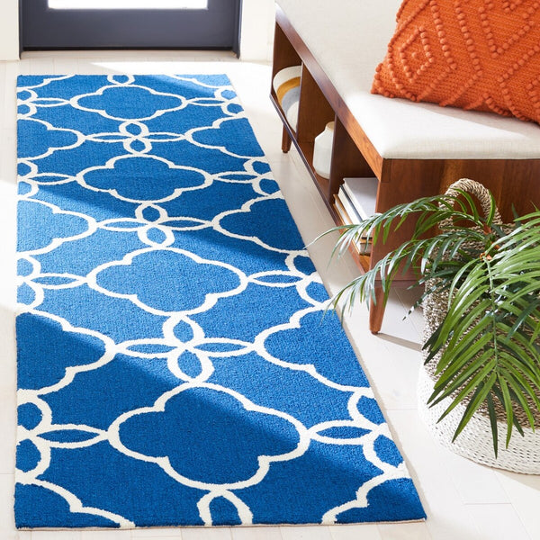 Safavieh Four Seasons 246 Hand Hooked 100% Polyester Pile Contemporary Rug FRS246H-28