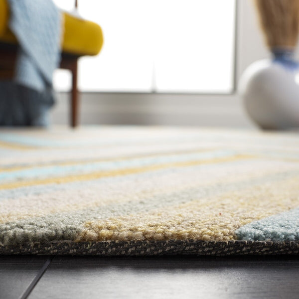 Safavieh Four Seasons Hand Hooked 100% Polyester Pile Rug FRS392A-2339